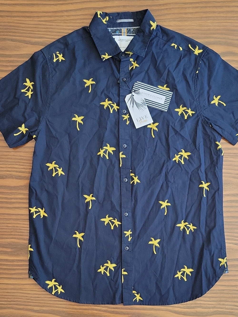 NWT -- Denim & Flower Men's Navy Short-Sleeve Button-Up Shirt | Size: M